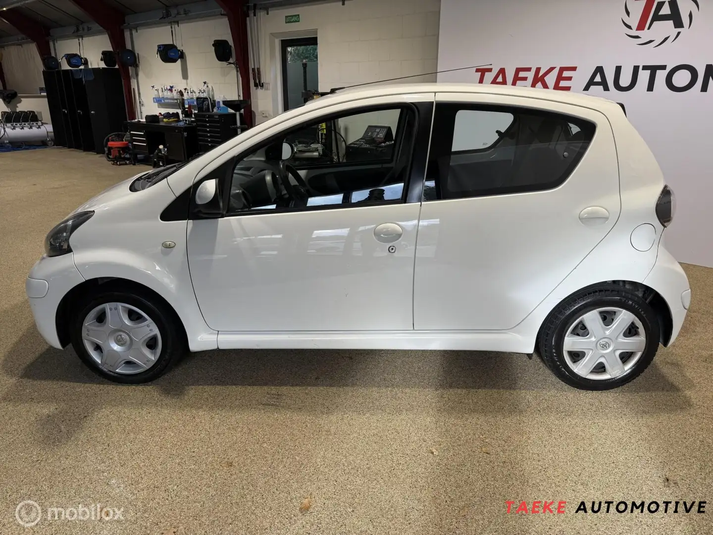 Toyota Aygo 1.0-12V Comfort Airco/Apk Blanc - 2