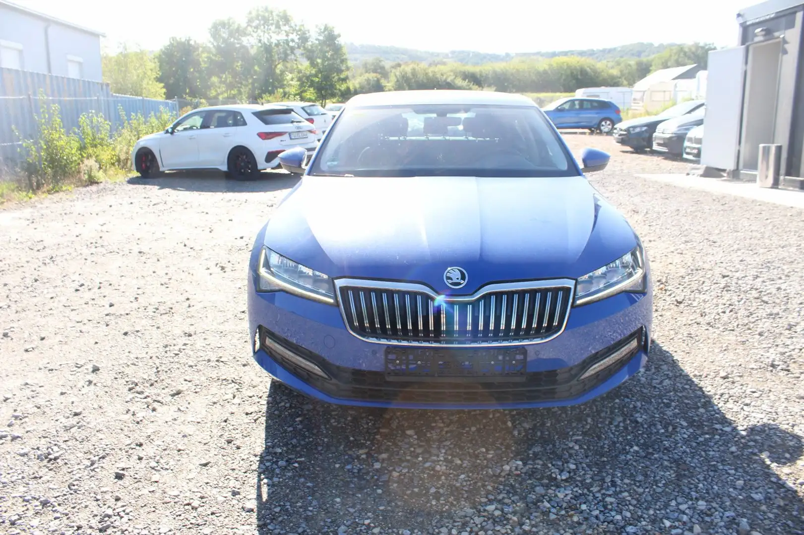Skoda Superb Lim. Ambition*NAVI*VIRT*8 FACH*ACC*LANE* Blau - 2