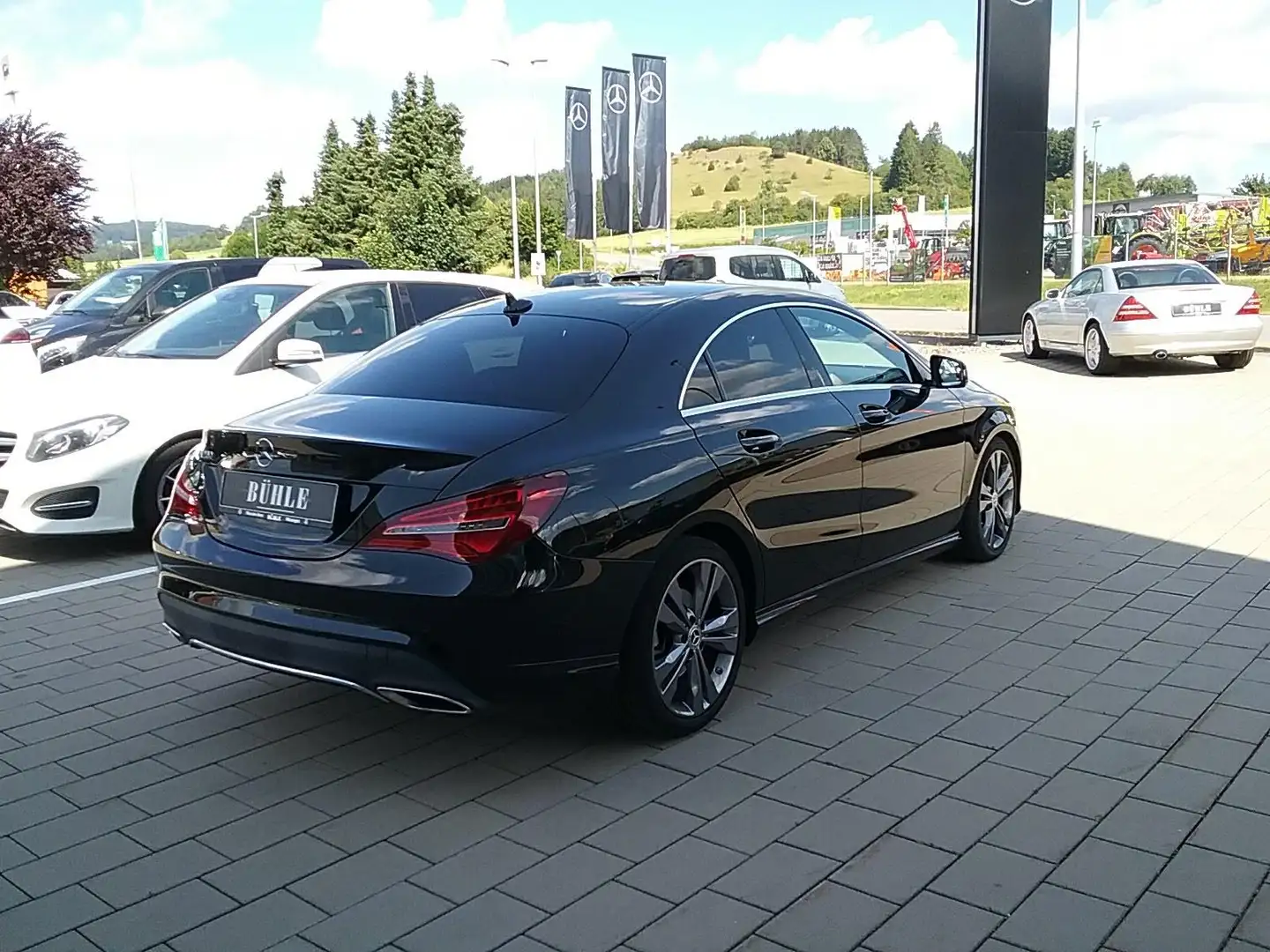 Mercedes-Benz CLA 200 COUPE URBAN+AUTOMATIK+LED+NAVI+KAMERA+TOTWINKEL+ Negro - 2