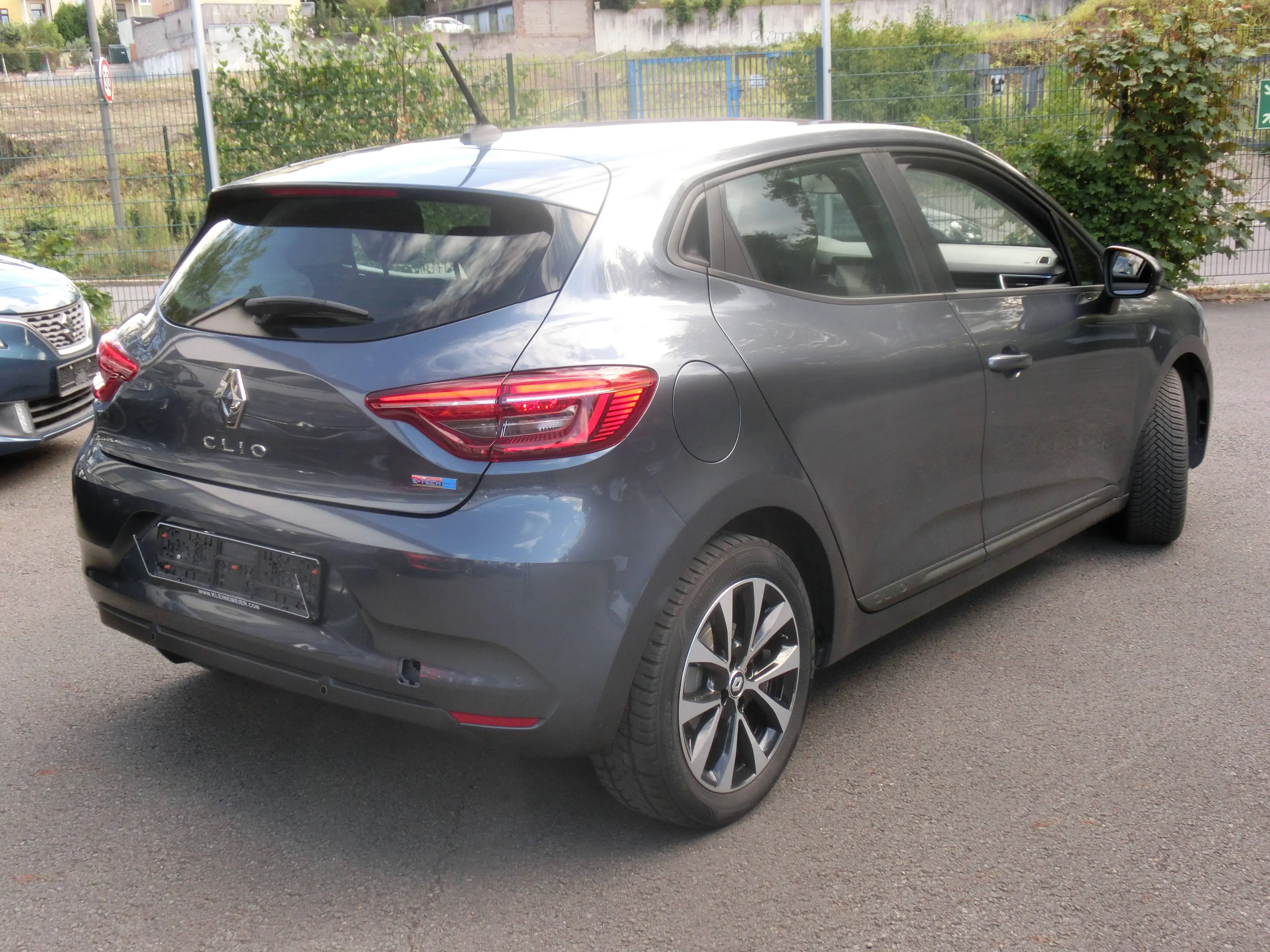 Renault Clio Automatik 1.6 E-Tech Hybrid 140 Business Edition/ Navigationssystem, Klimaanlage, Telefon, PDC, LMF — photo 4
