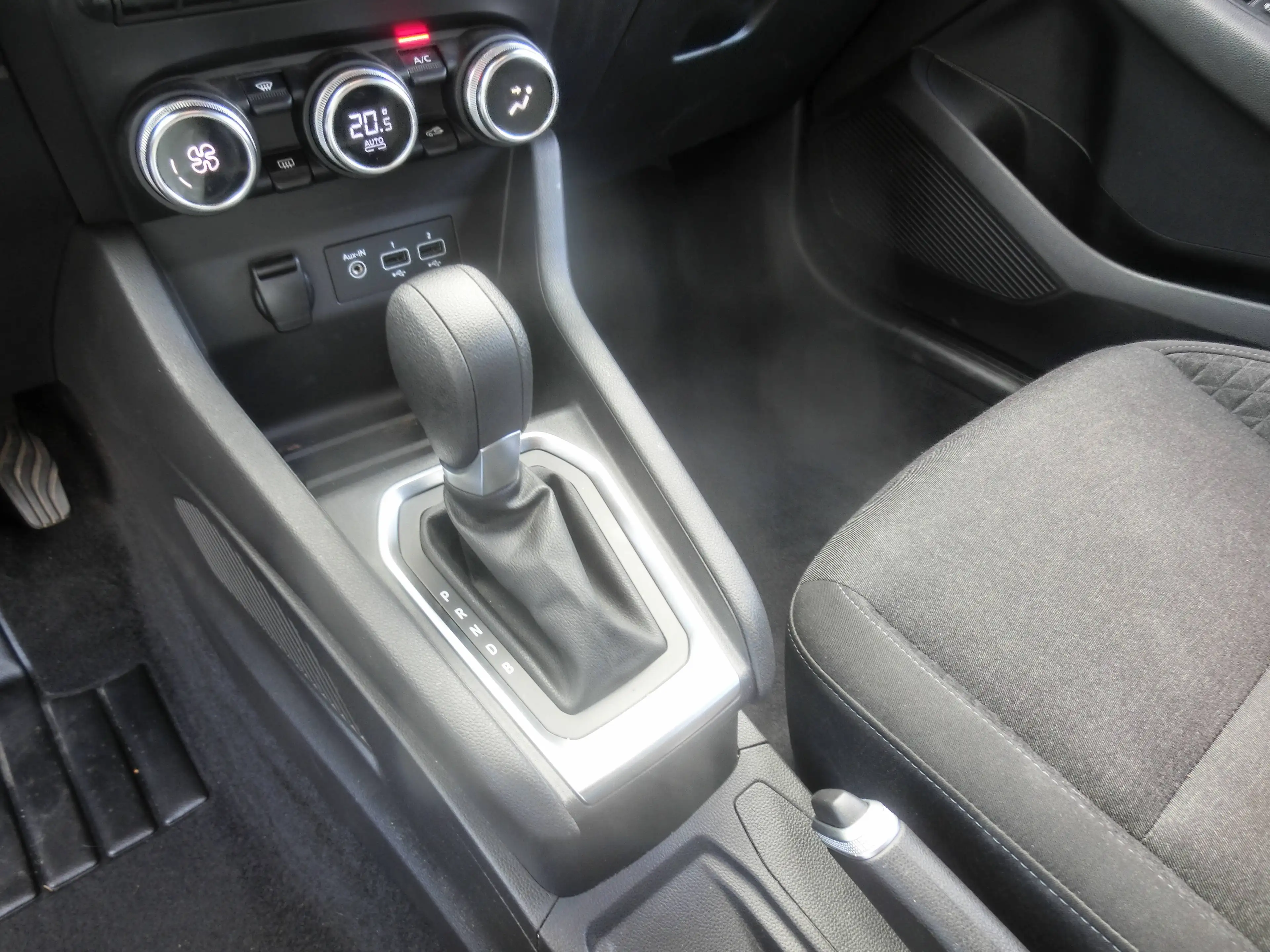 Renault Clio Automatik 1.6 E-Tech Hybrid 140 Business Edition/ Navigationssystem, Klimaanlage, Telefon, PDC, LMF — photo 9