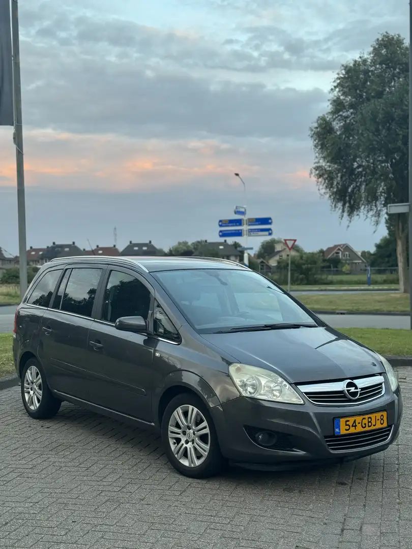 Opel Zafira 2.2 Cosmo - 1