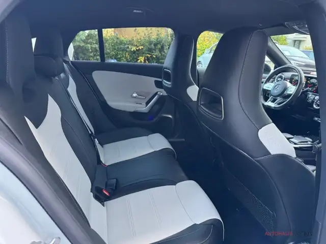 Mercedes-Benz Cla view 13