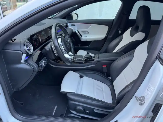 Mercedes-Benz Cla view 10