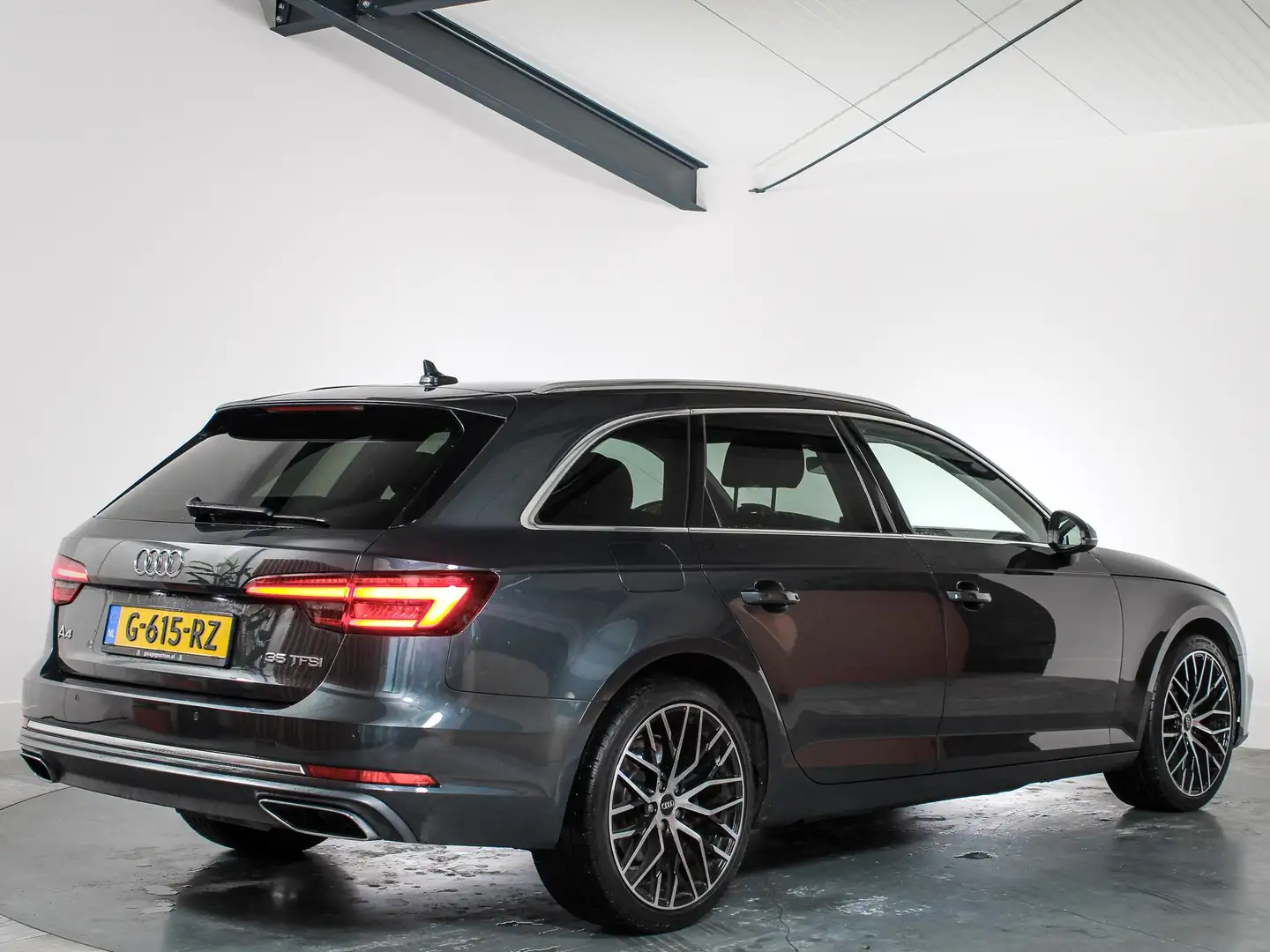 Audi A4 Avant 35 TFSI Design Pro Line Plus Volleder, LED, Grijs - 2