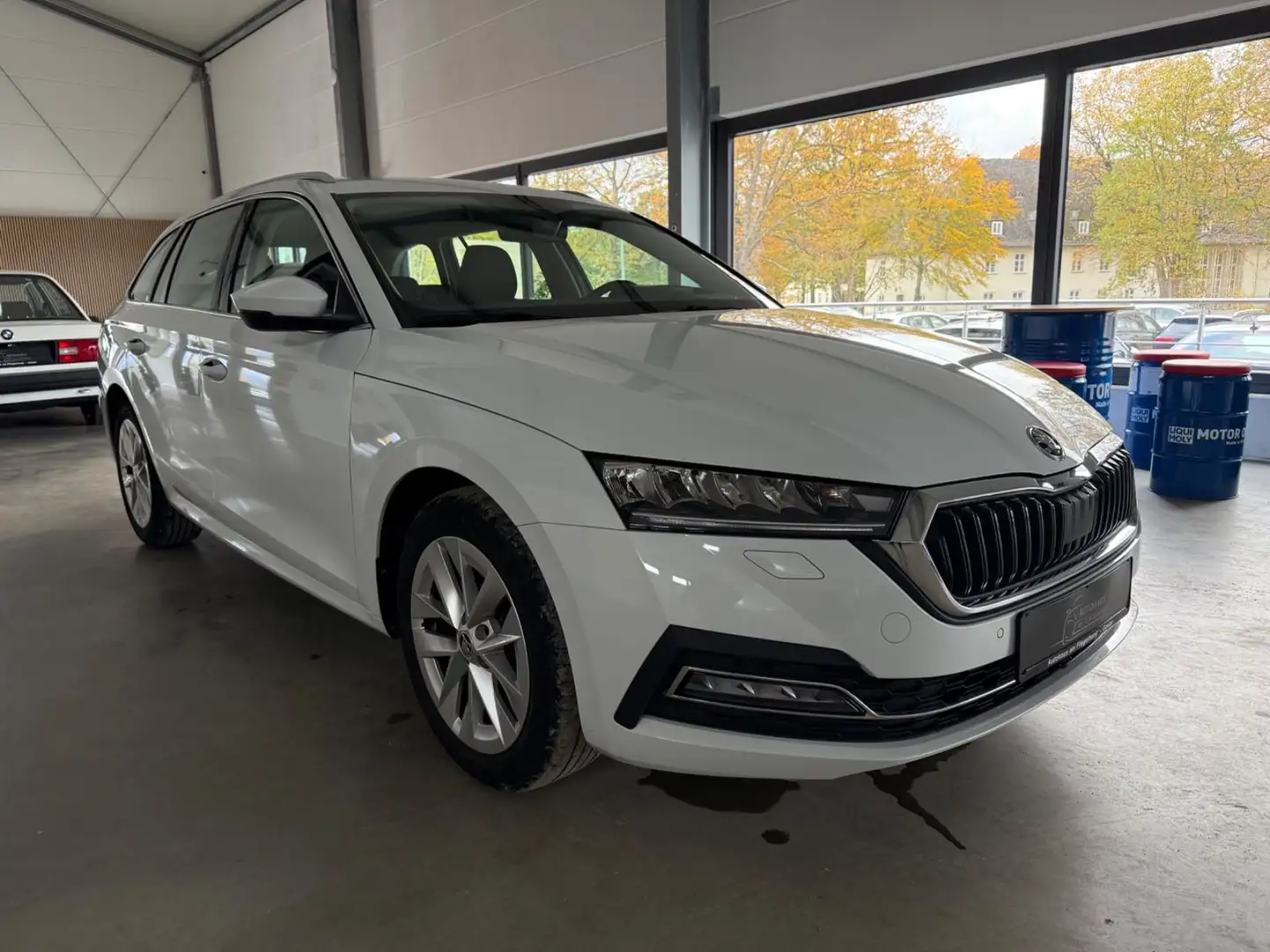 Skoda Octavia Combi 2.0 TDI Style LED/ACC/AHK/SHZ/Navi Weiß - 2