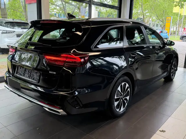 Kia Ceed view 8