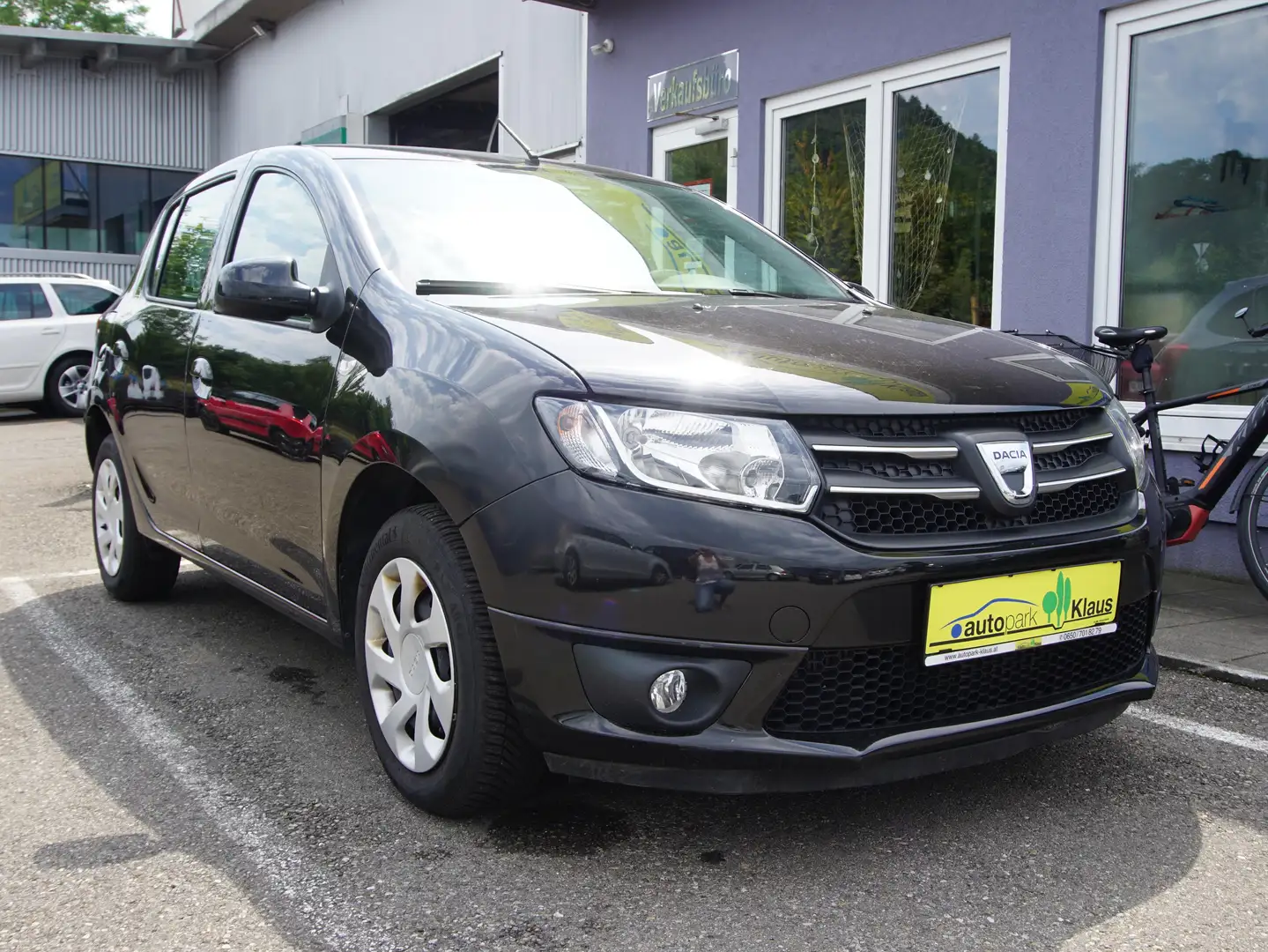 Dacia Sandero Essentiel Schwarz - 1