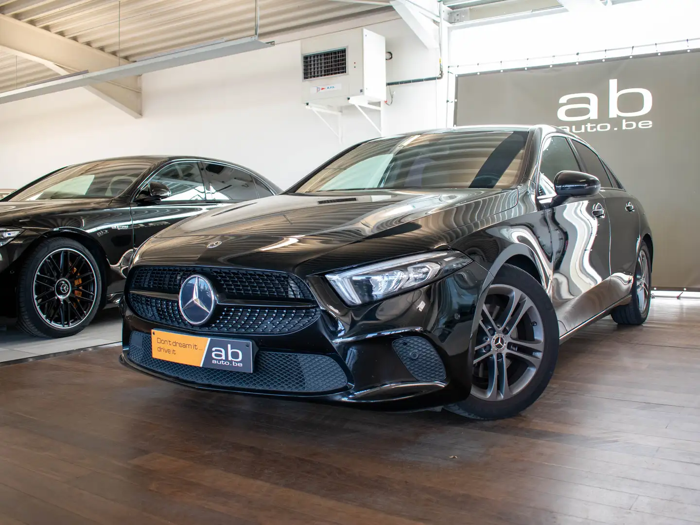Mercedes-Benz A 200 Avantgarde, PANO, SOUNDS, CAMERA, ZETELVERW, AIRCO Zwart - 1