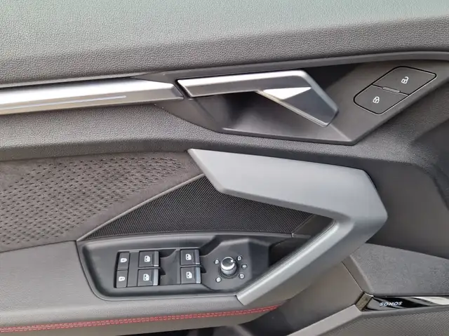Audi S3 view 14