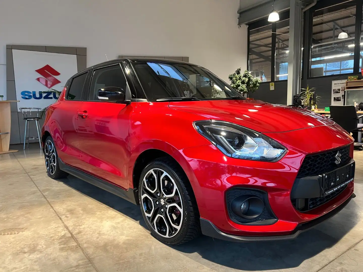 Suzuki Swift 1.4 BOOSTERJET HYBRID Sport Rot - 2
