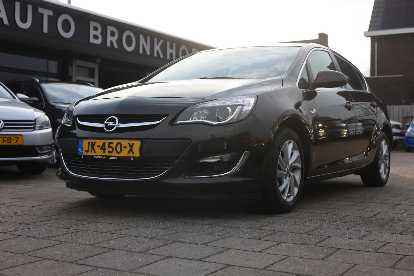 Opel Astra 1.4 TURBO SPORT AUTOMAAT | NAVI | CAMERA Bruin - 1