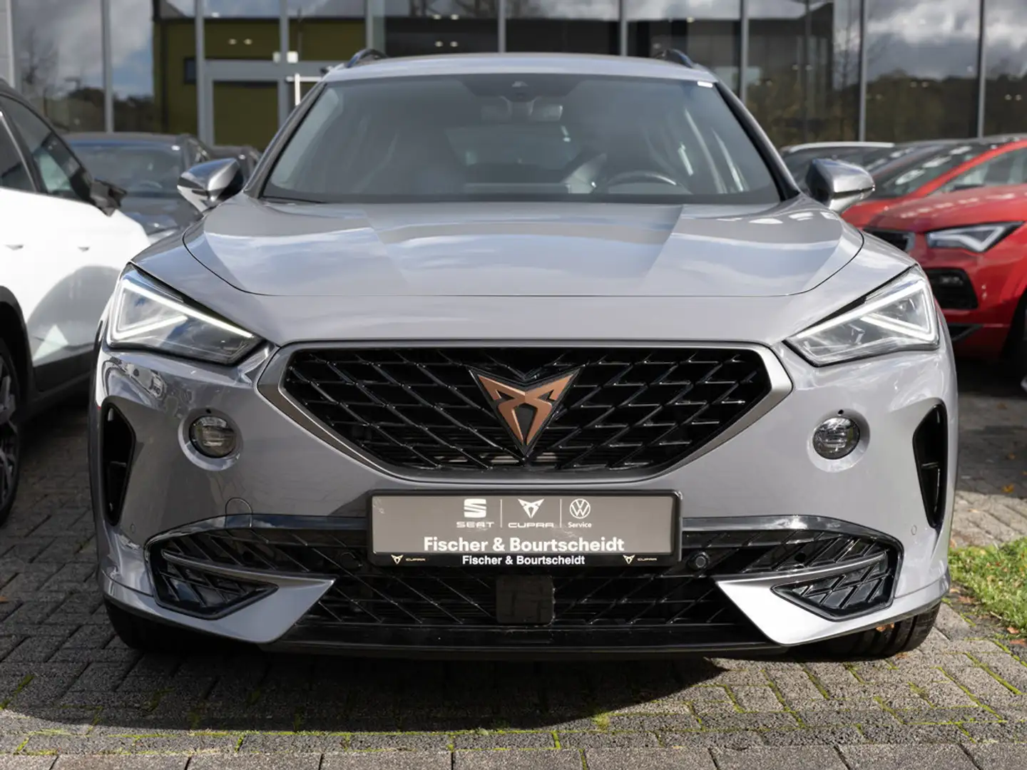 CUPRA Formentor 1.5 TSI DSG NAVI AHK KAM BEATS LED Grau - 2