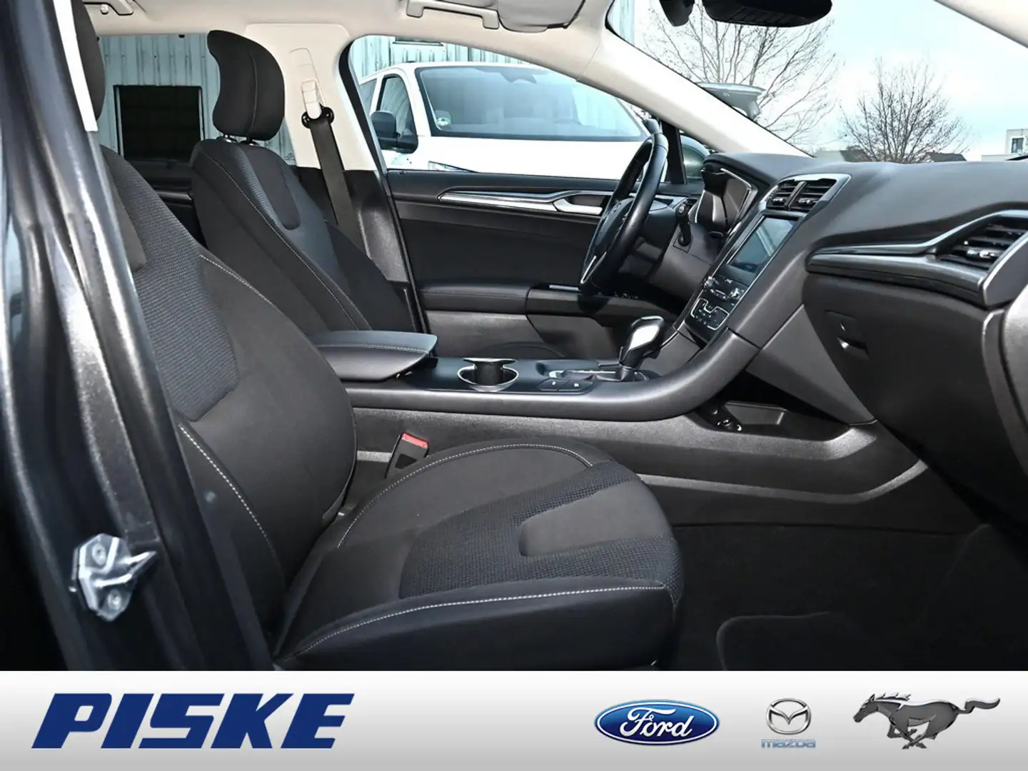 Ford Mondeo Titanium FHEV SHZ KAMERA NAVI LED PANO Grau - 2