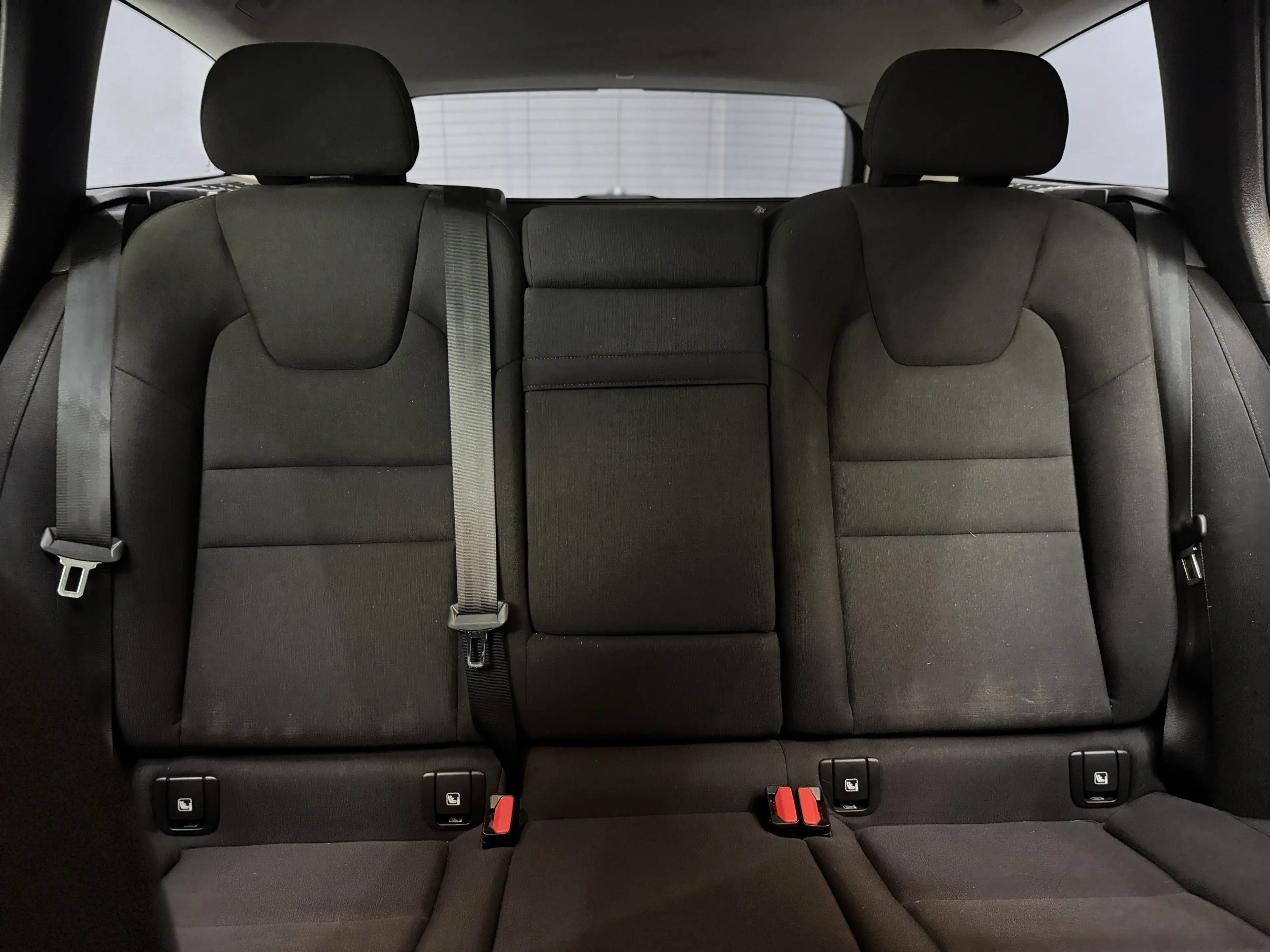 Volvo V60 Cross Country B4 AWD|3J.GARANTIE|AHK|PANO| — photo 13