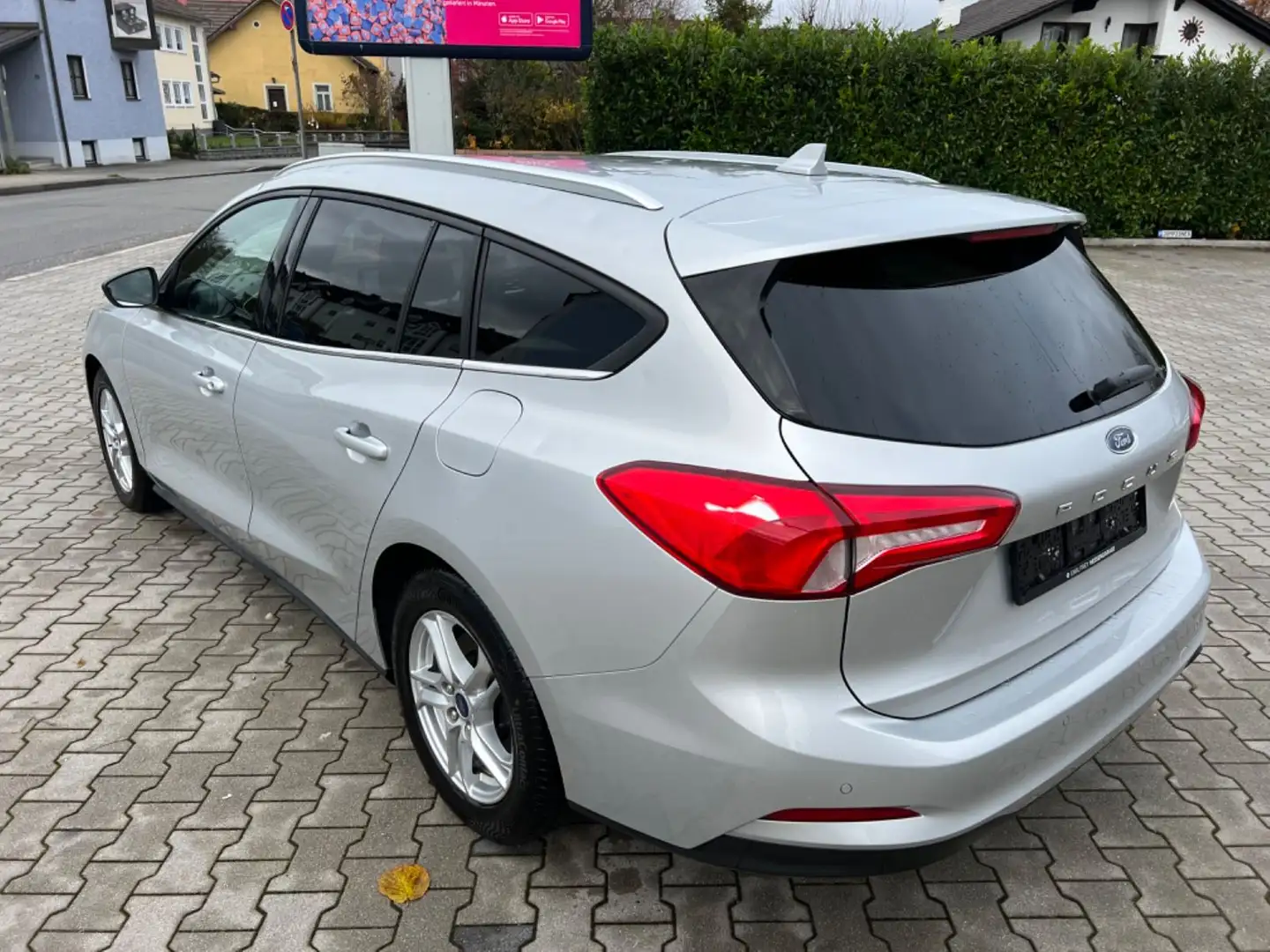 Ford Focus Turnier Cool & Connect 1.5 TDCI Navigation Silber - 2