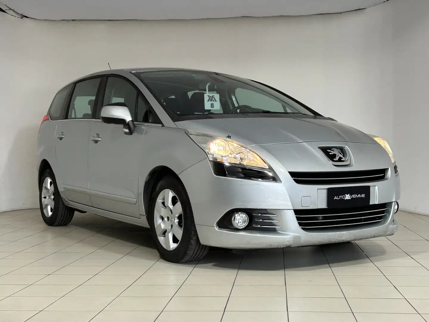 Peugeot 5008 Allure 1.6 hdi 115cv + Sensori di parcheggio Grey - 1