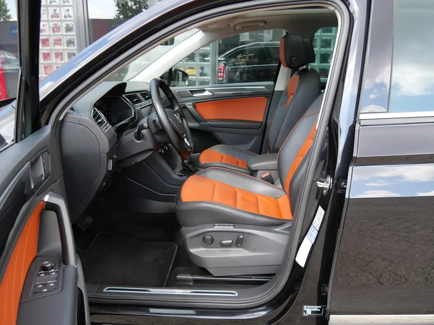 Volkswagen Tiguan 2.0TSi 4MOTION/ LEER/ PANORAMADAK/ HEAD-UP/ 360°CA Negro - 2
