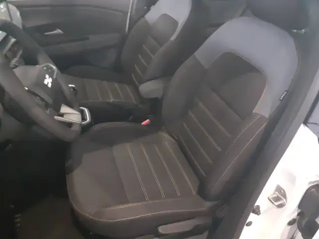 Dacia Sandero view 10
