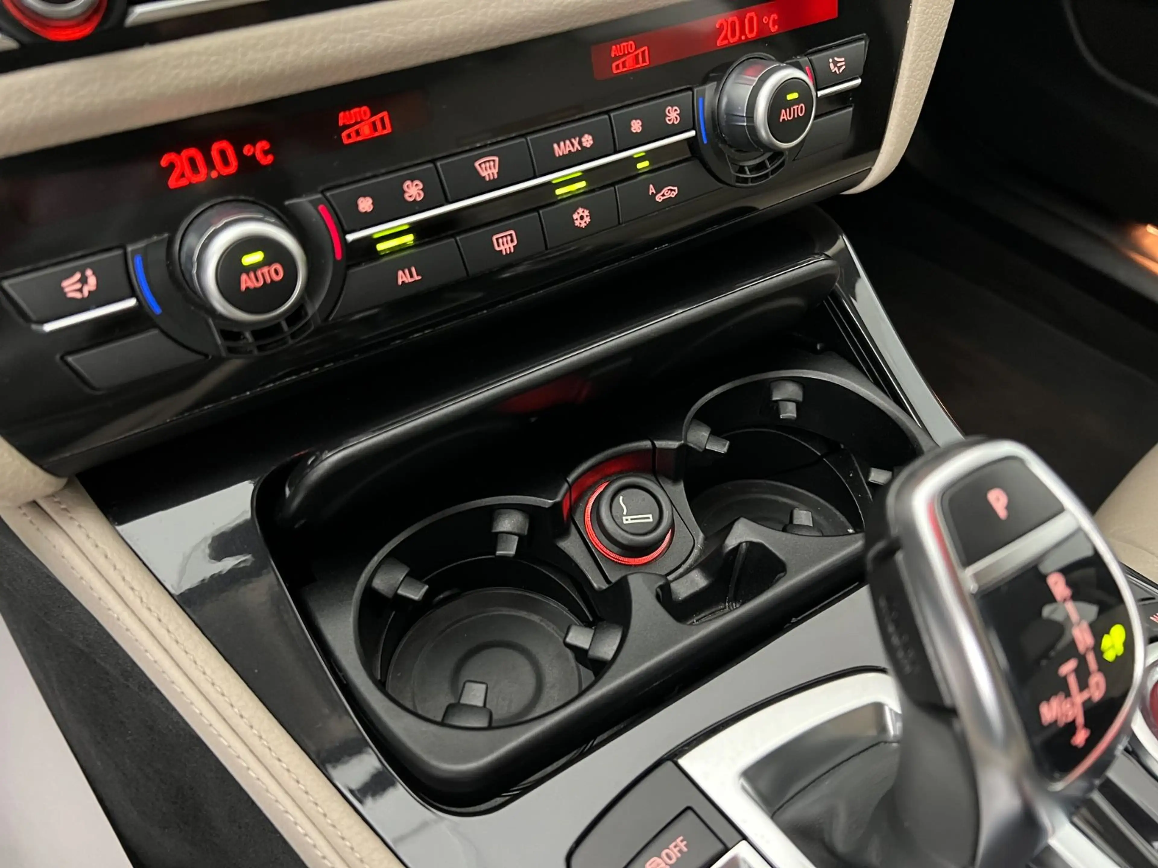 BMW 520 d / NUR 115.tKM / 1.HD / GARANTIE / XEN / — photo 33