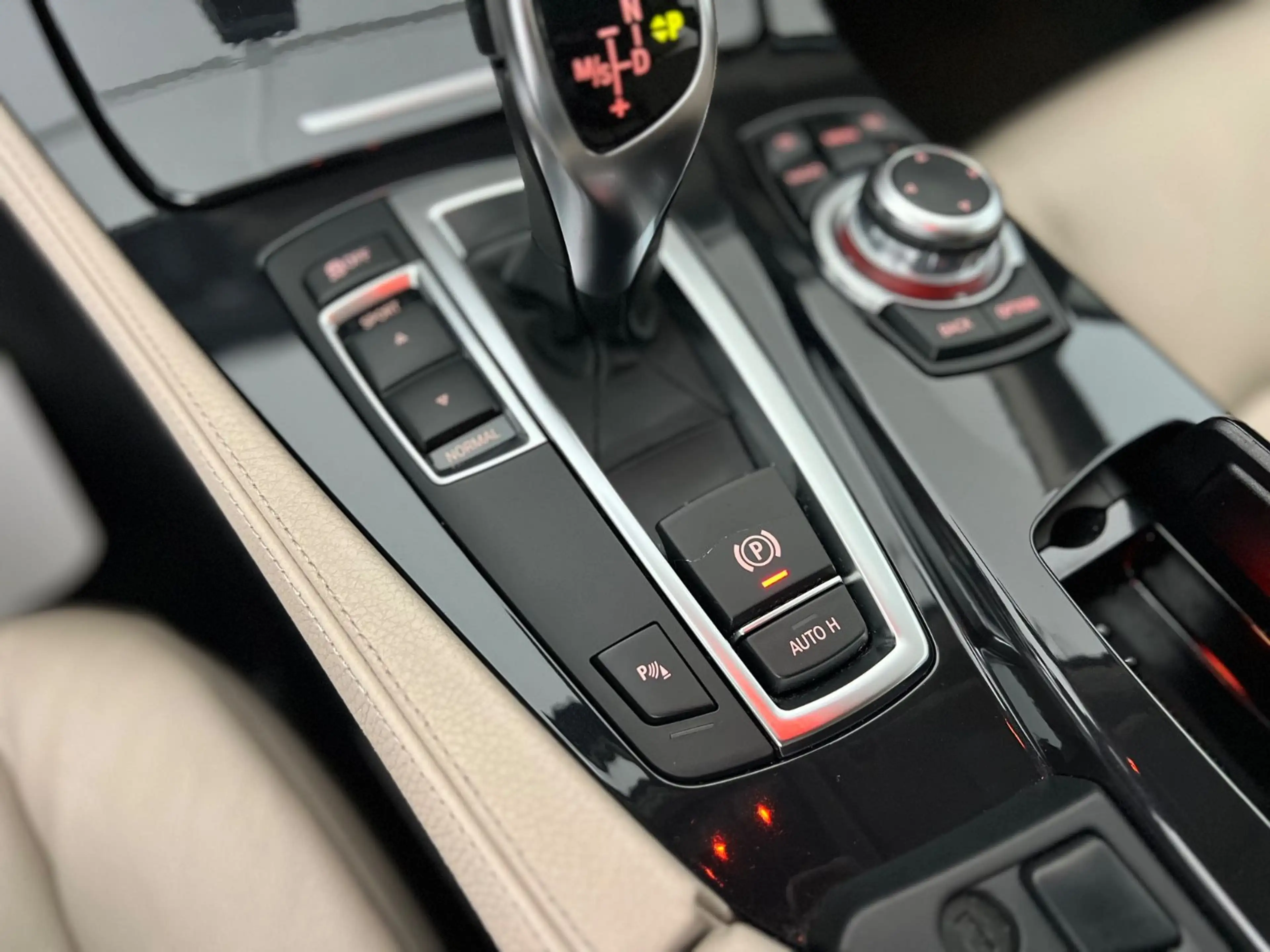 BMW 520 d / NUR 115.tKM / 1.HD / GARANTIE / XEN / — photo 34