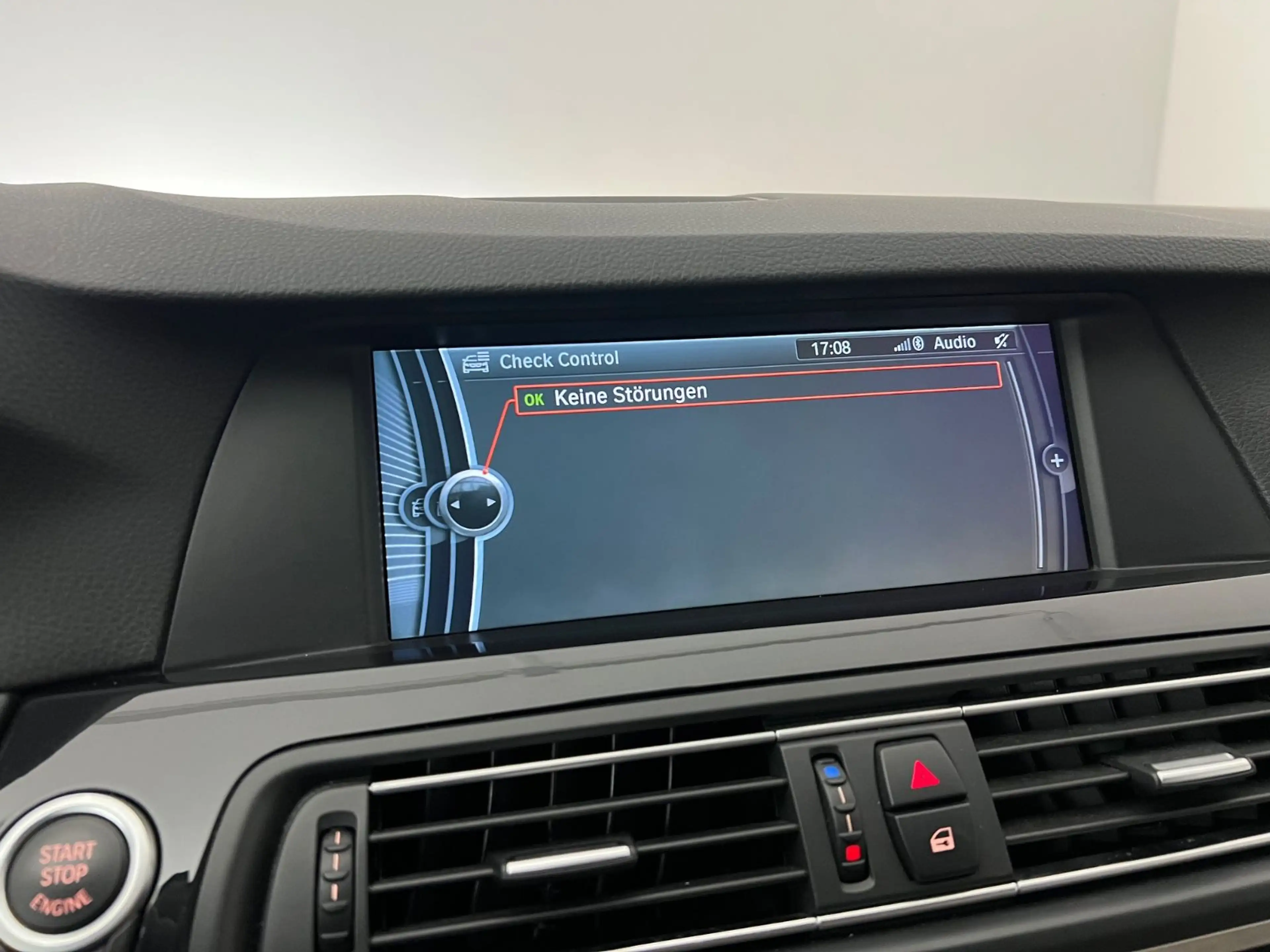 BMW 520 d / NUR 115.tKM / 1.HD / GARANTIE / XEN / — photo 28