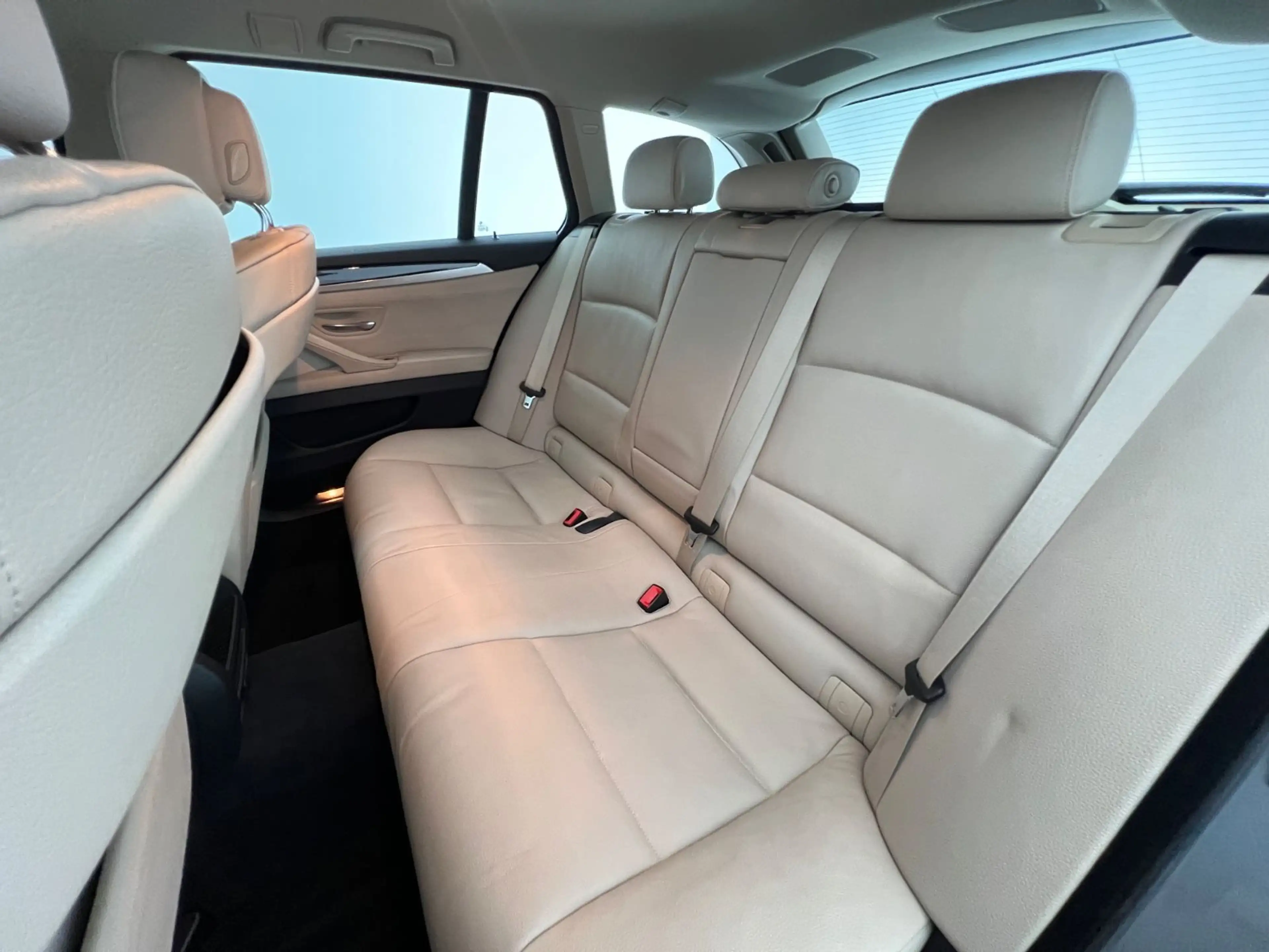 BMW 520 d / NUR 115.tKM / 1.HD / GARANTIE / XEN / — photo 17