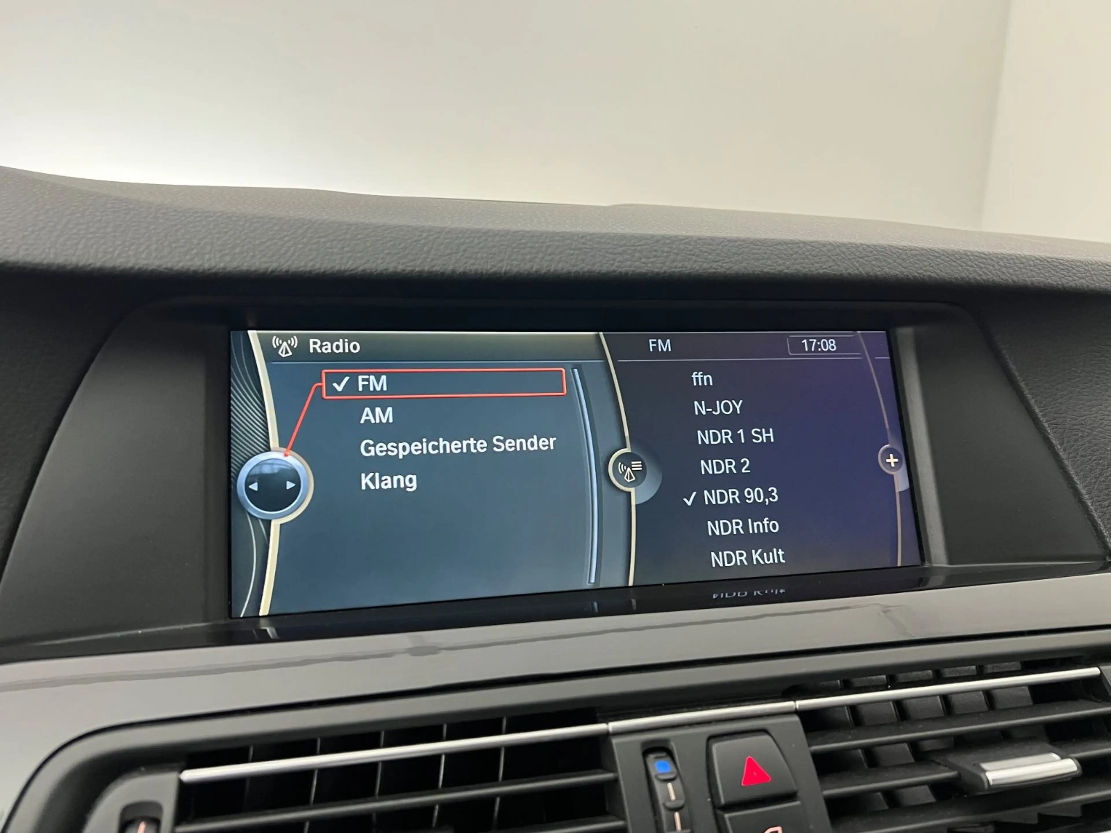 BMW 520 d / NUR 115.tKM / 1.HD / GARANTIE / XEN / — photo 25