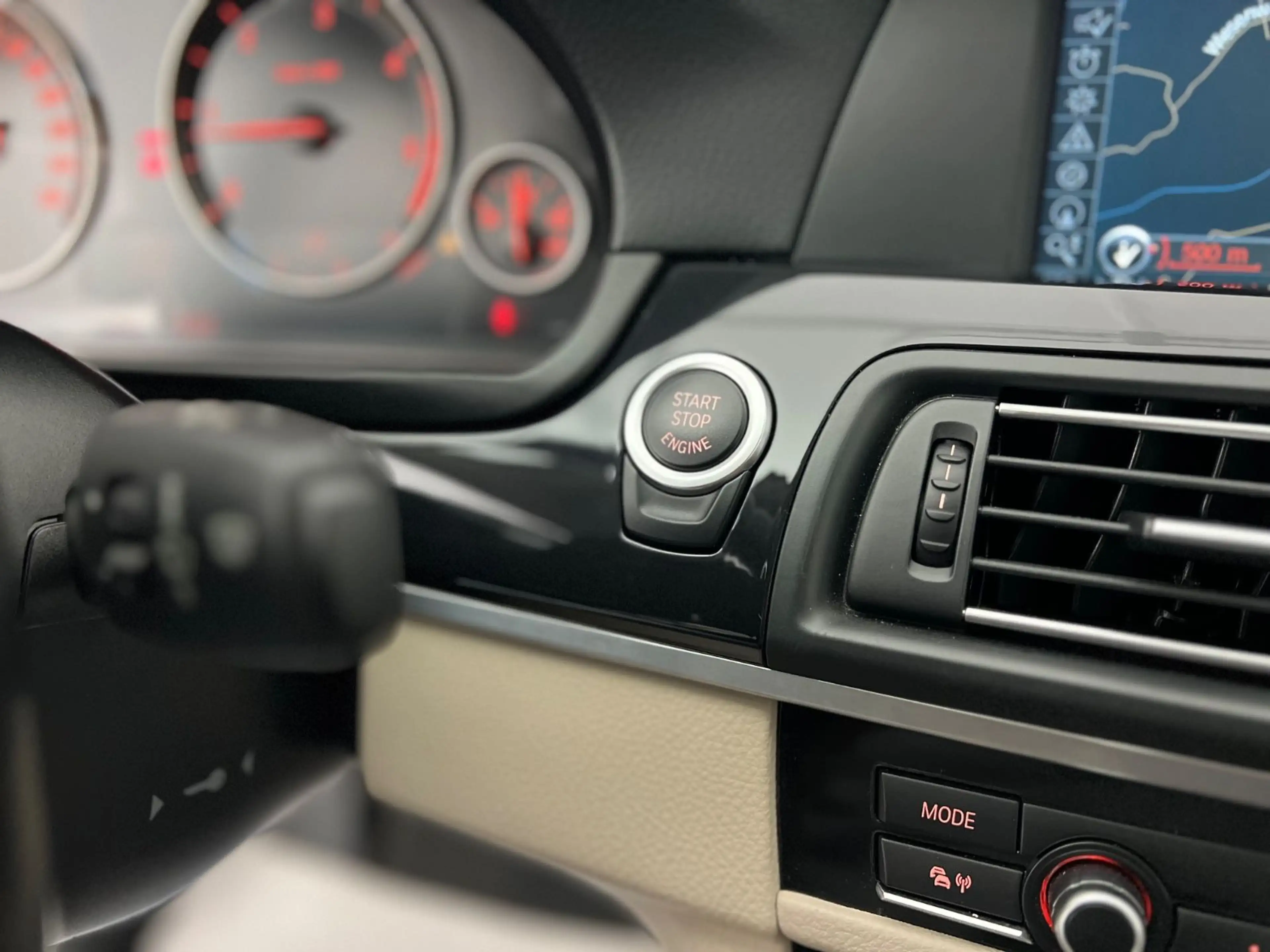 BMW 520 d / NUR 115.tKM / 1.HD / GARANTIE / XEN / — photo 23