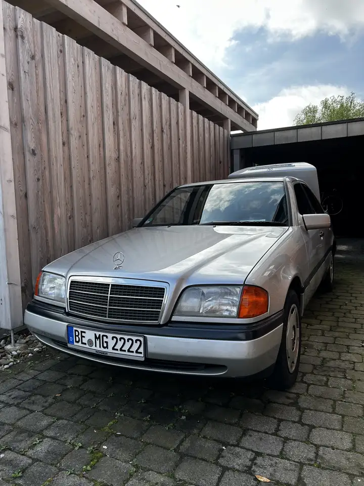 Mercedes-Benz C 180
