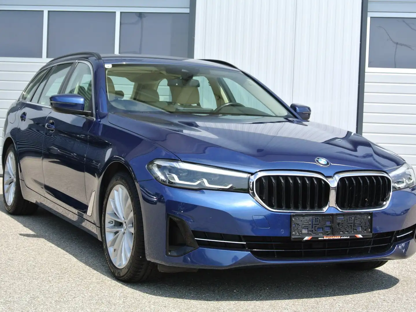 BMW 518 d touring Aut.  * LEDER * LED * NAVI * Modrá - 1