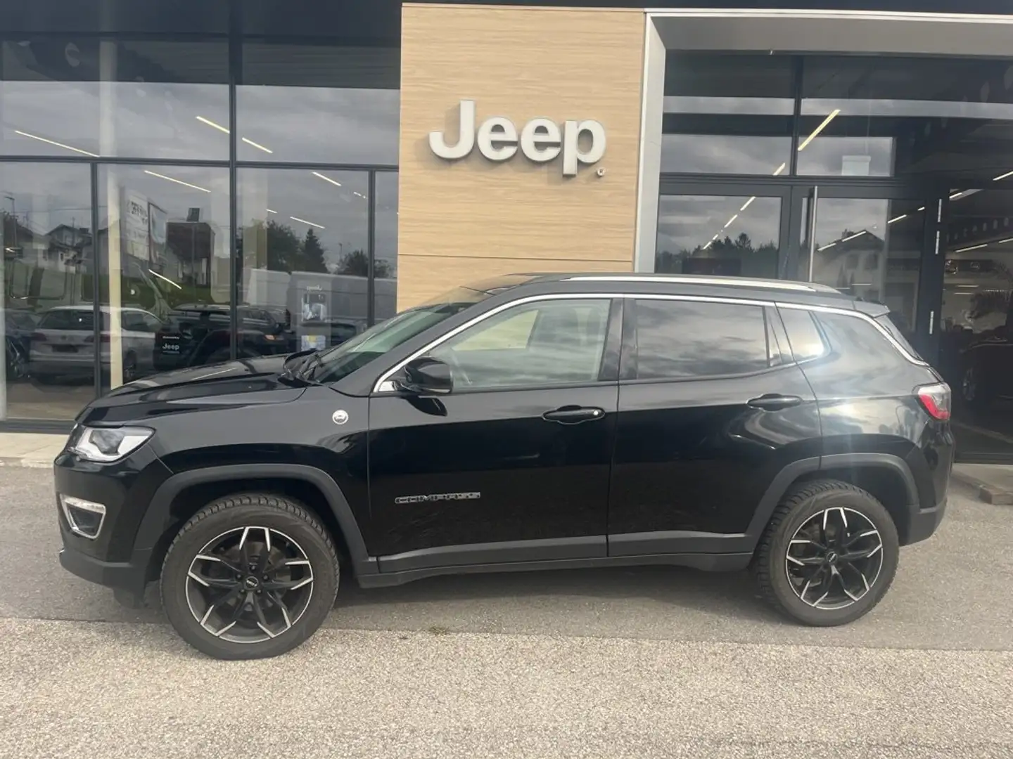 Jeep Compass 2,0 MJ AWD 9AT Limited Aut. Negro - 2