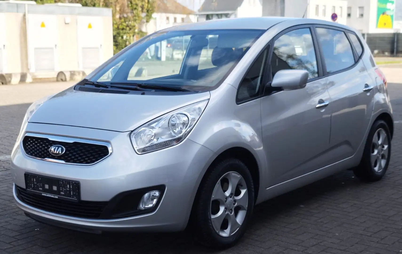 Kia Venga 1.6/125 PS/Automatik/FIFA World Cup Edit. Plateado - 2