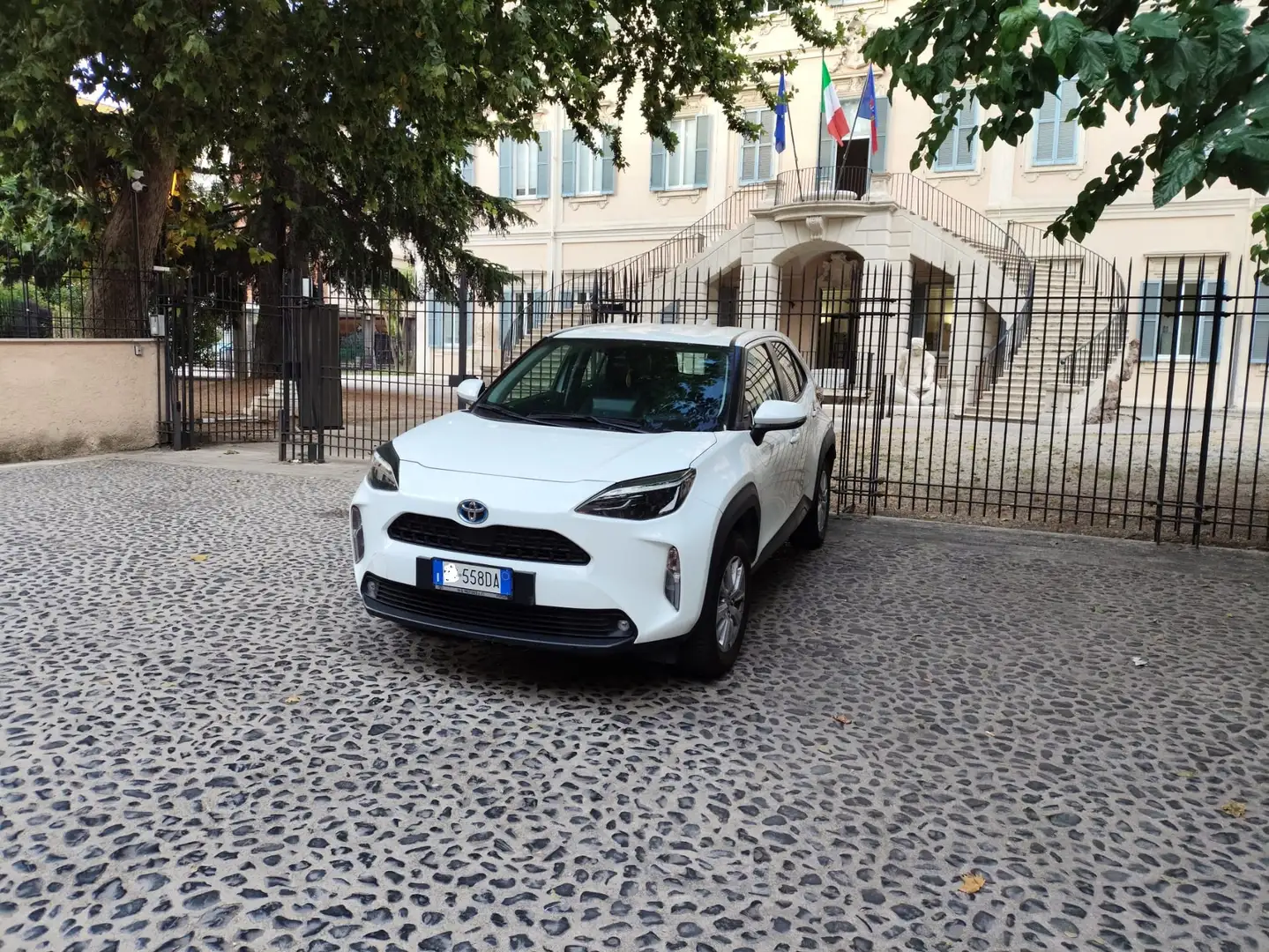 Toyota Yaris Yaris Cross Cross 1.5h Active fwd 116cv e-cvt Bianco - 1