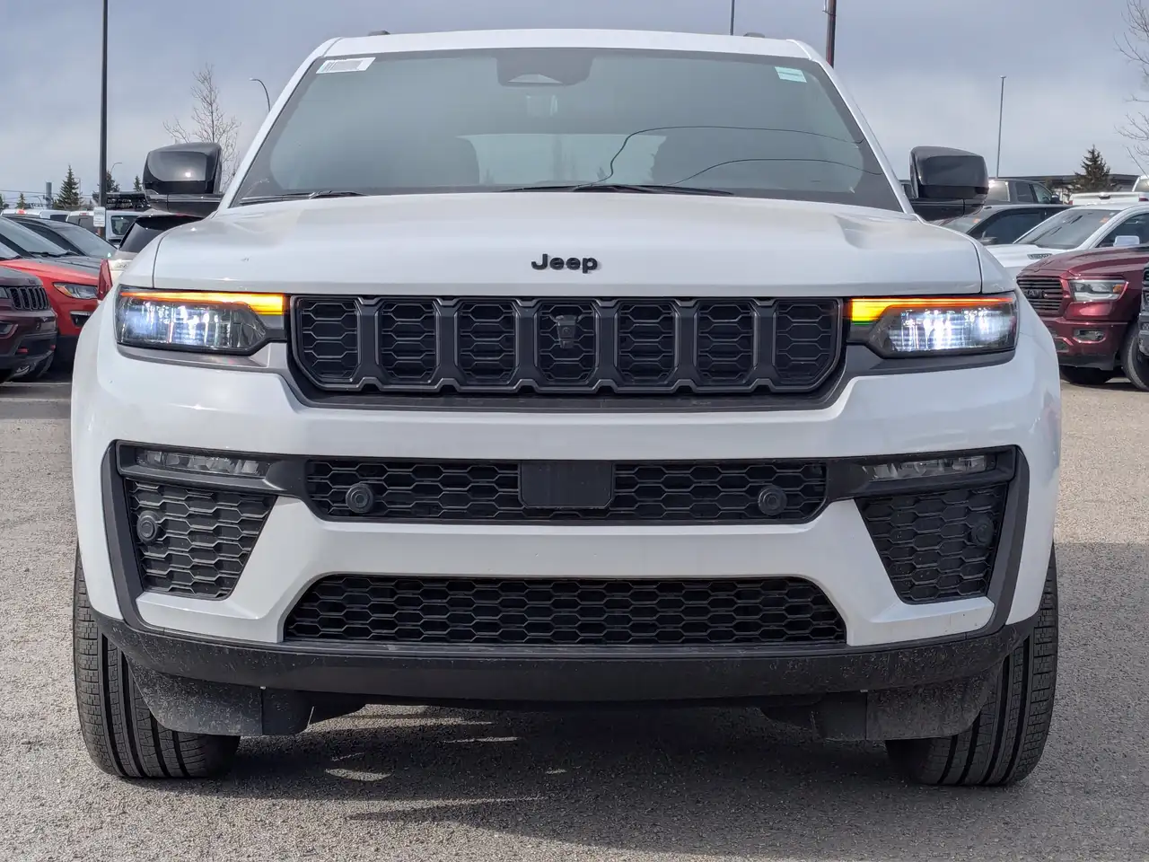 Jeep Grand Cherokee снимка Jeep Grand Cherokee