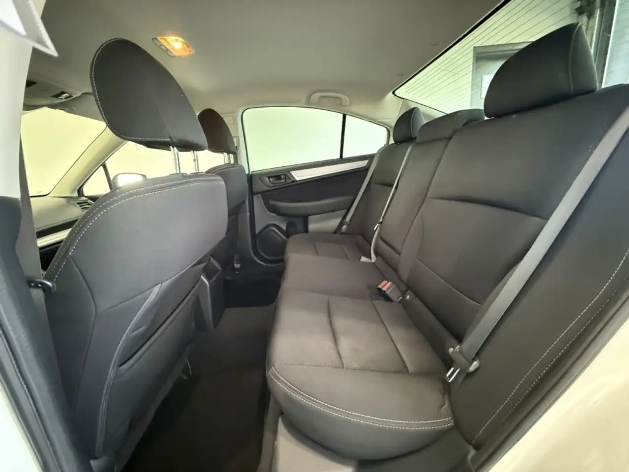 Subaru Legacy снимка Subaru Legacy