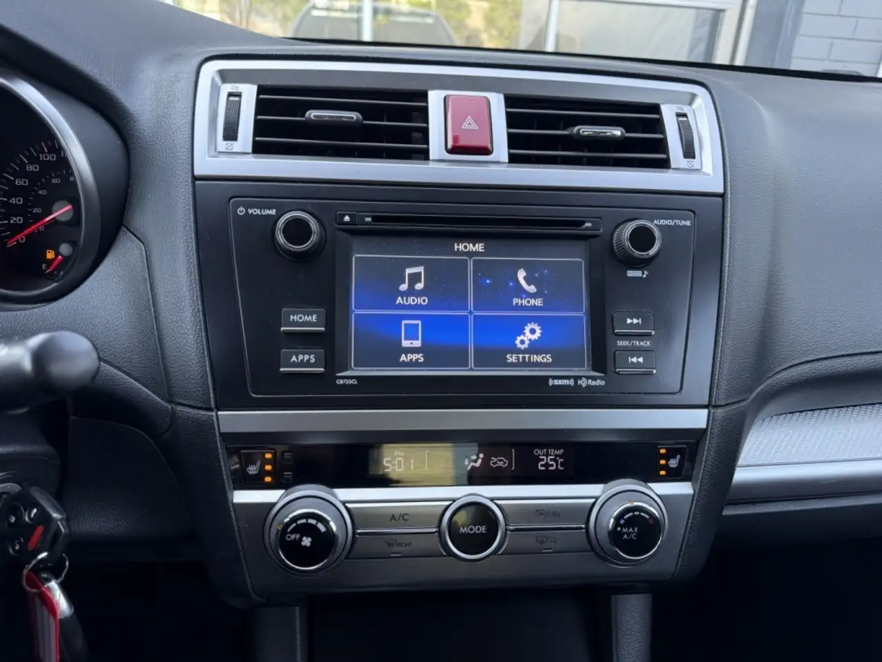 Subaru Legacy снимка Subaru Legacy