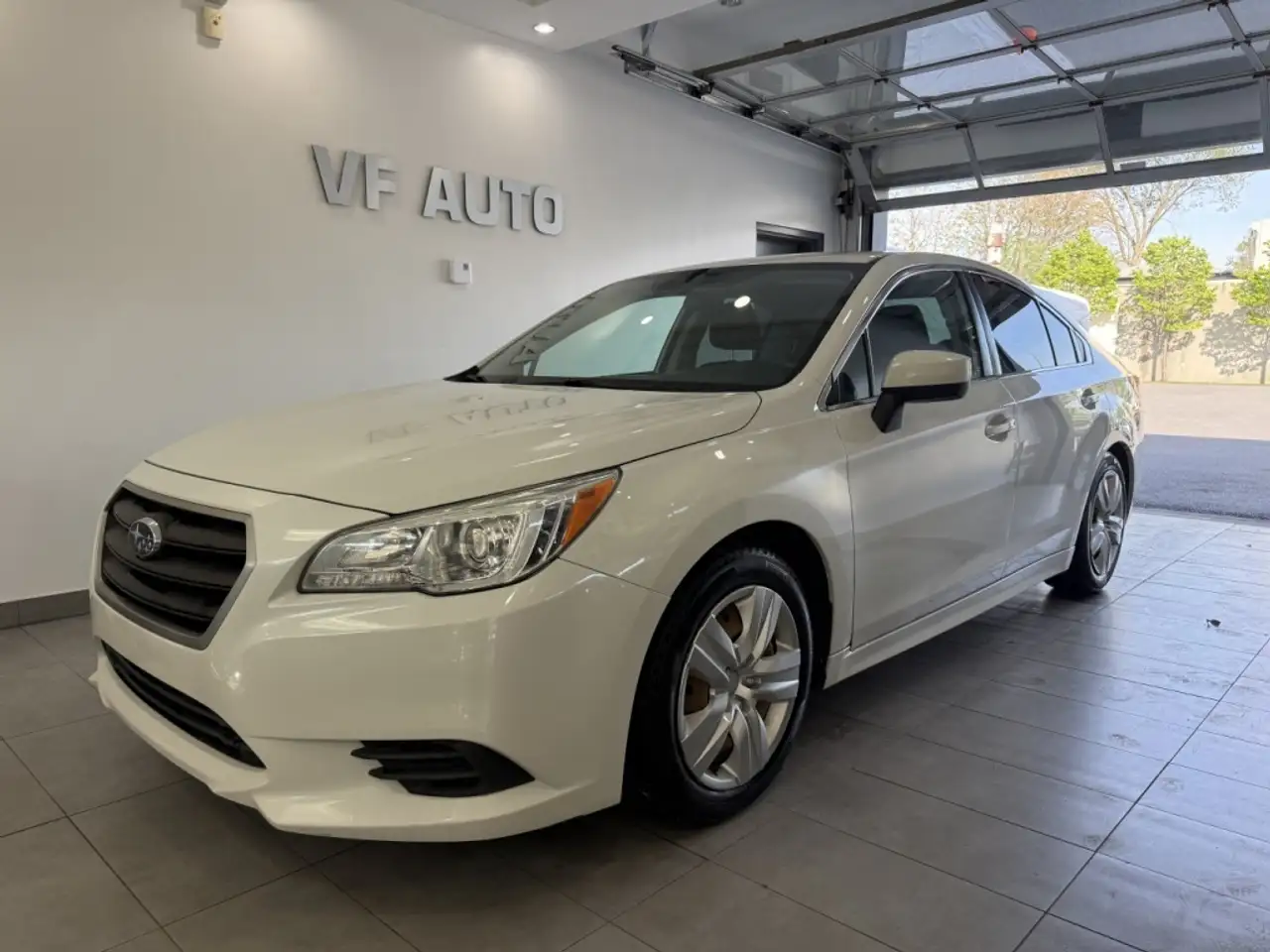 Subaru Legacy снимка Subaru Legacy