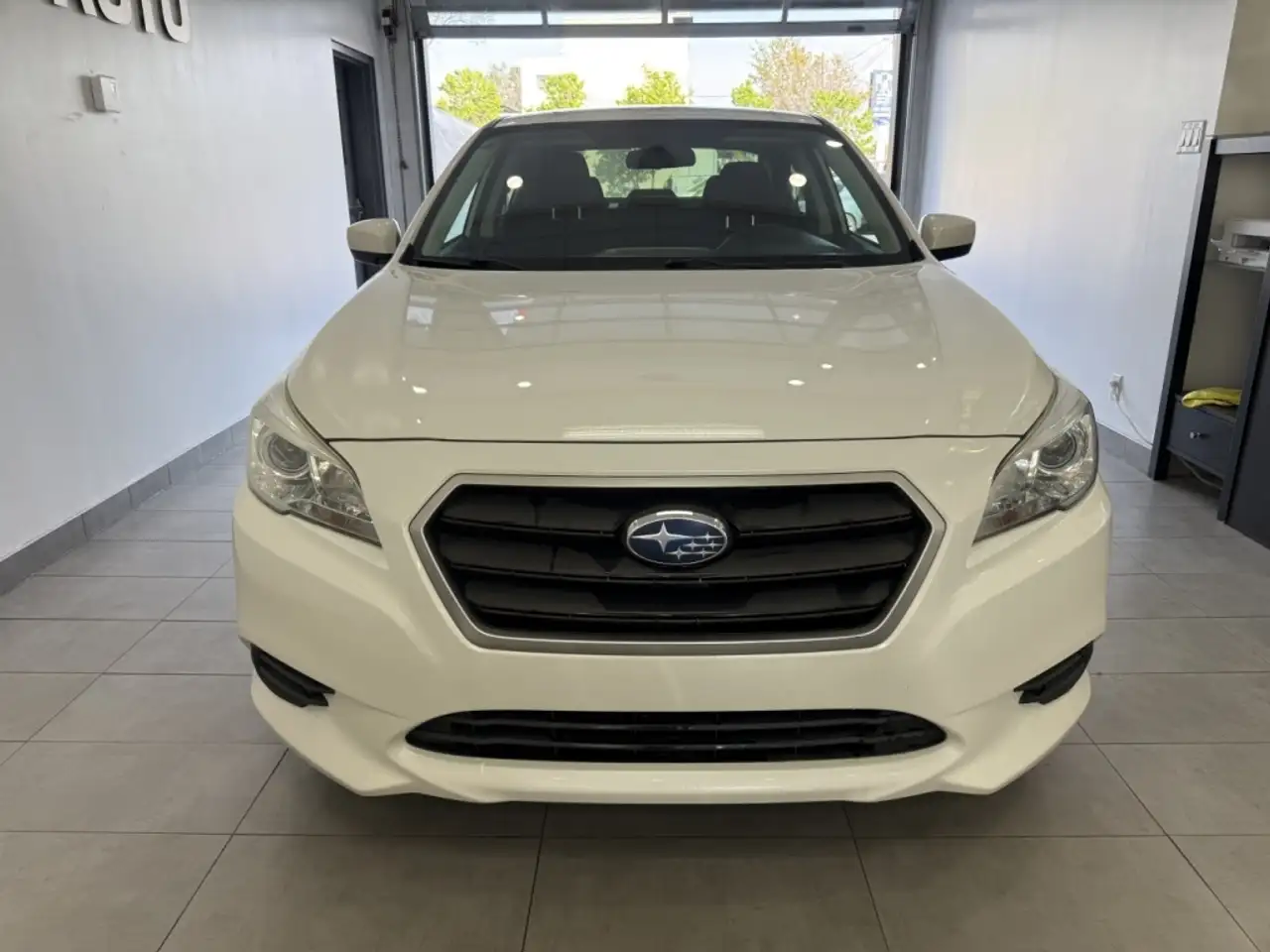 Subaru Legacy снимка Subaru Legacy