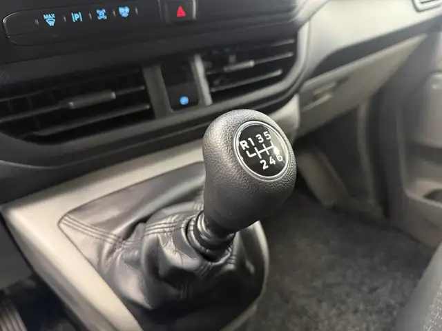 Ford Transit Custom view 11