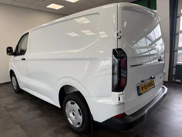Ford Transit Custom view 5