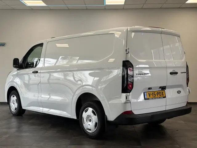 Ford Transit Custom view 3