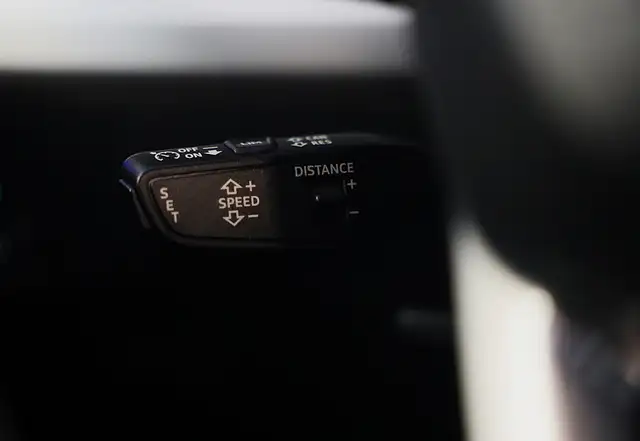 Audi Q5 view 18