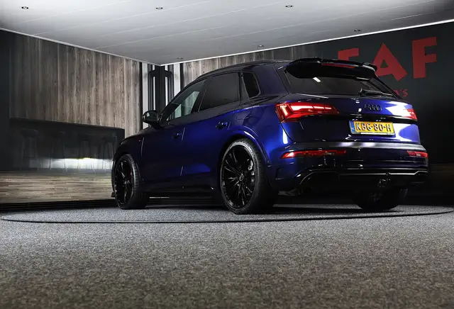 Audi Q5 view 3