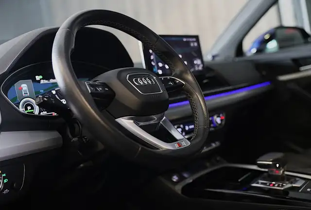 Audi Q5 view 7
