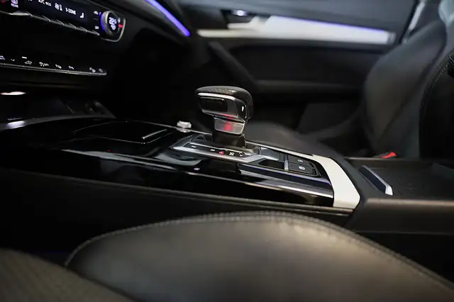 Audi Q5 view 25