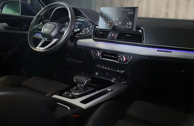 Audi Q5 view 6