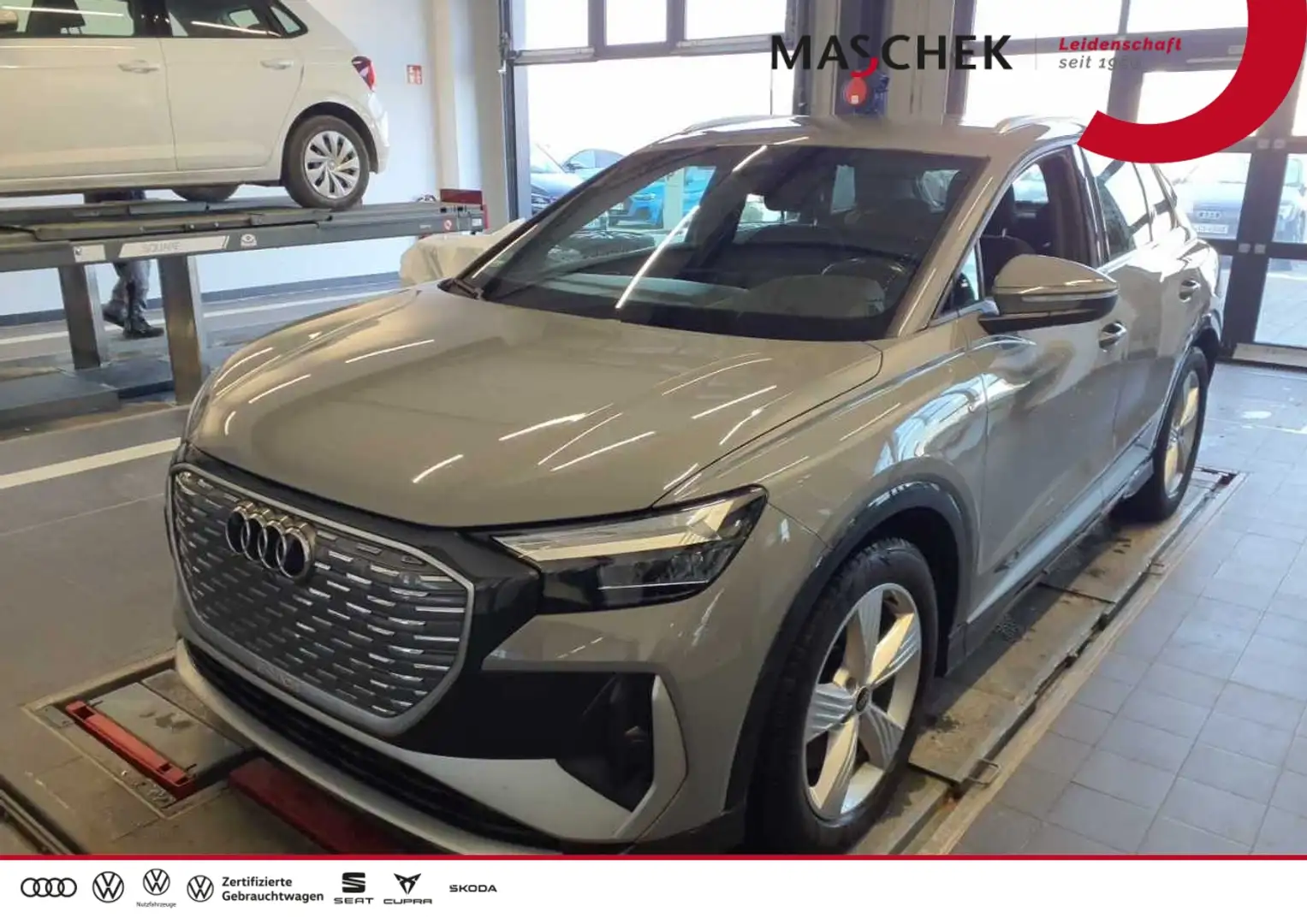 Audi Q4 e-tron S line RearView LED Sitzh ACC AHK Wärmepumpe Grau - 1