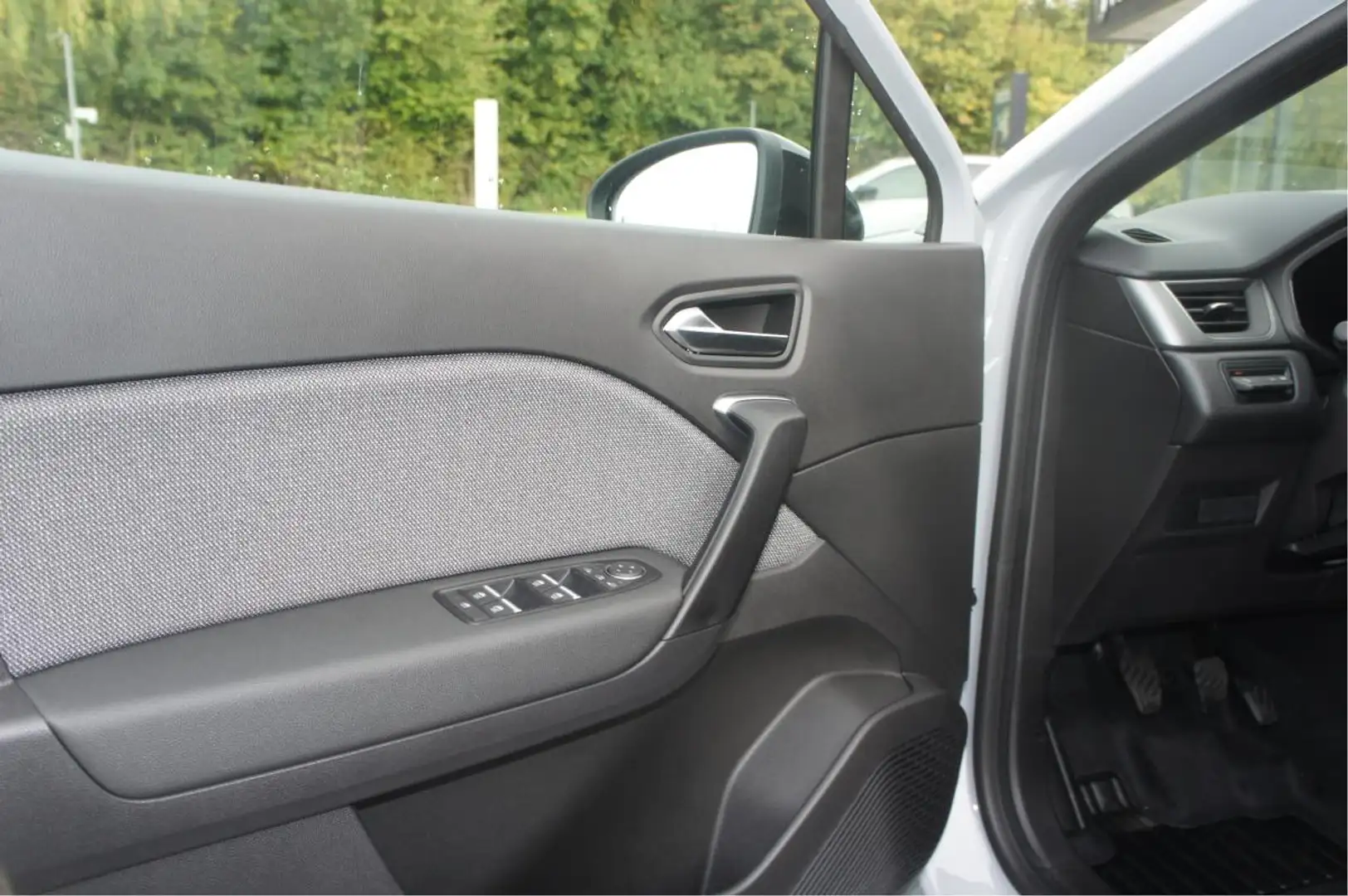 Renault Captur Ph2 Techno TCe 90 "WinterPaket, GJR, Navi" Blau - 2