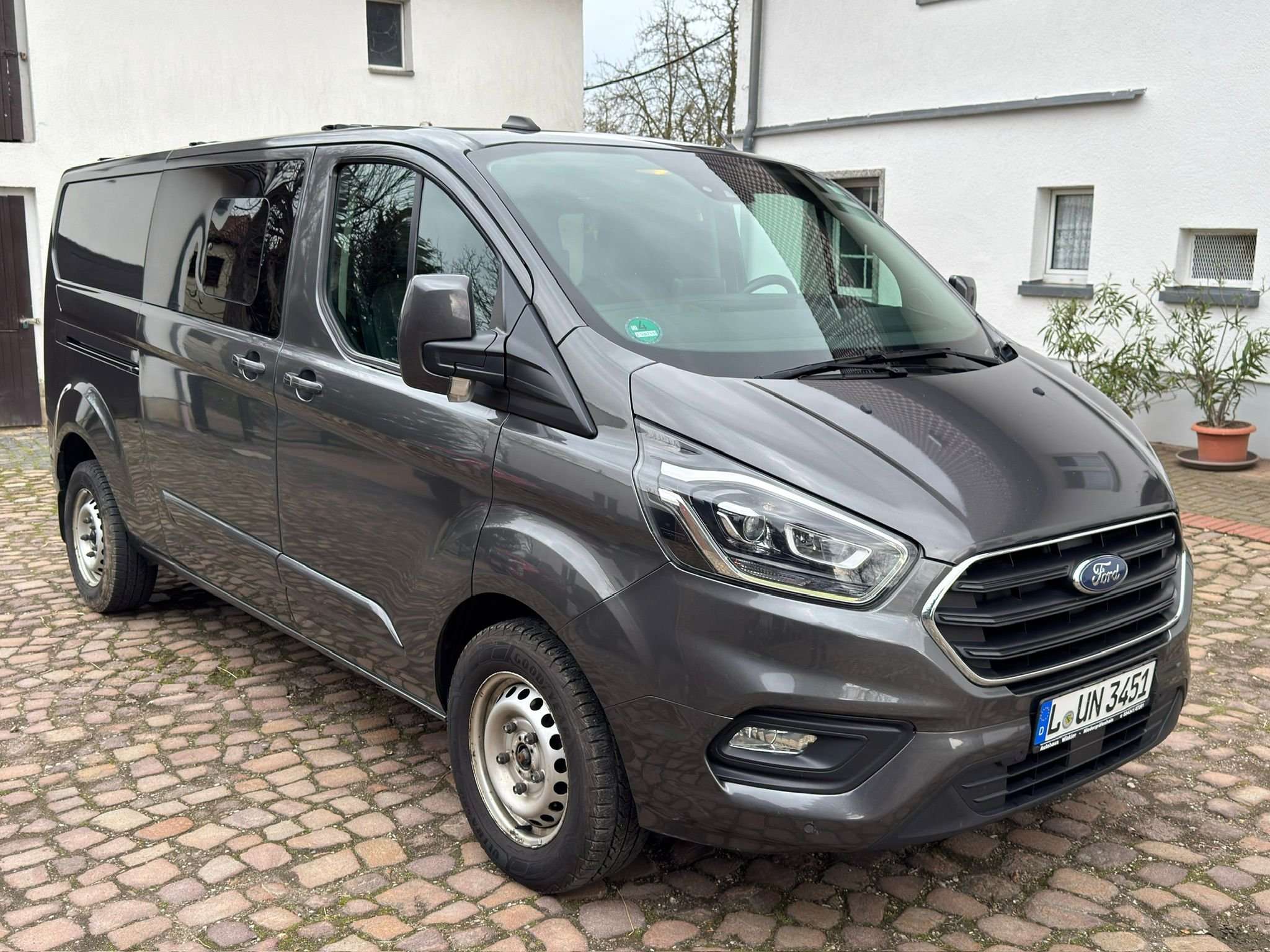 Second hand Ford Transit Custom 